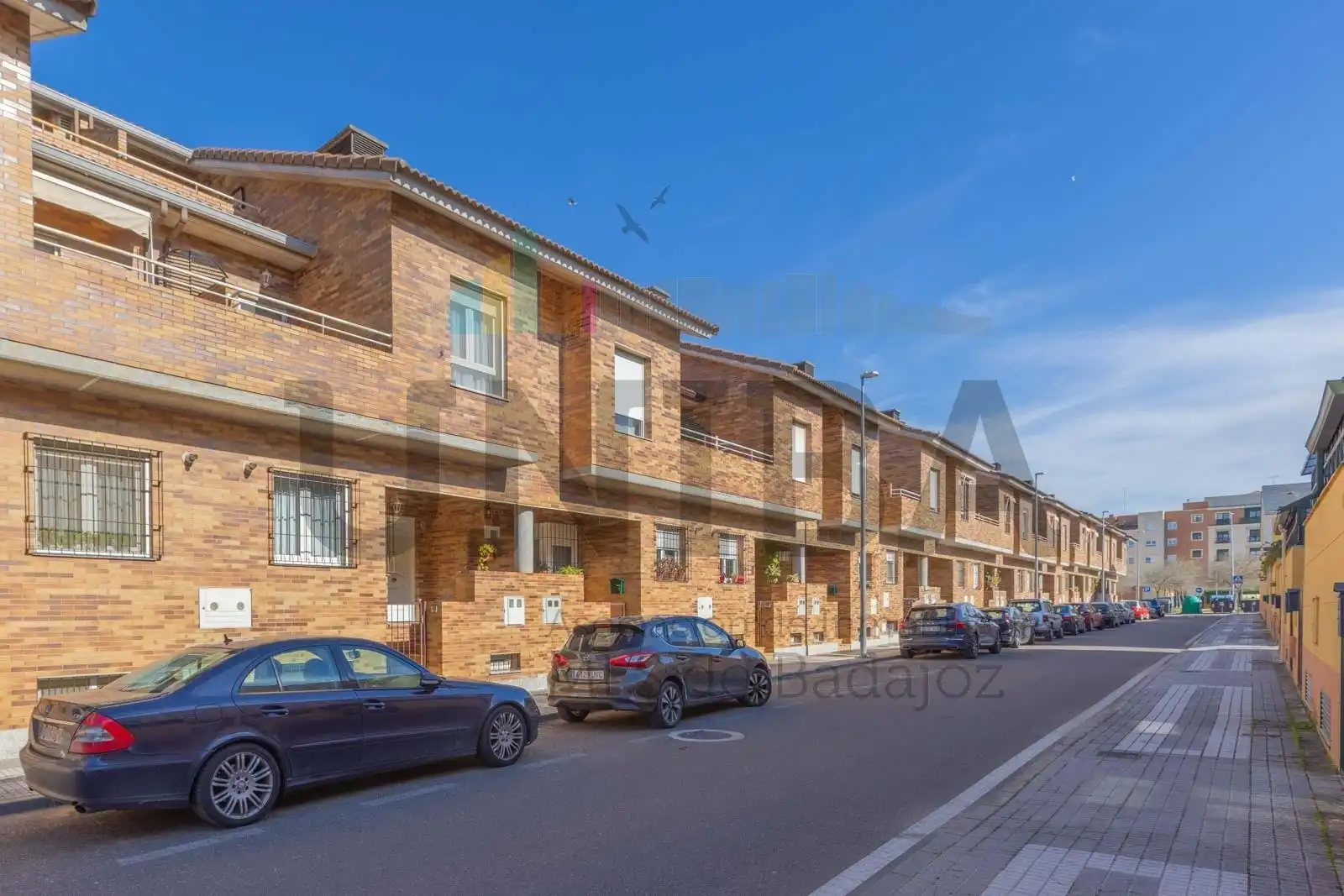 Exterior view of Detached homes for sale in Badajoz Capital  with Air Conditioner, Storage room and Community pool