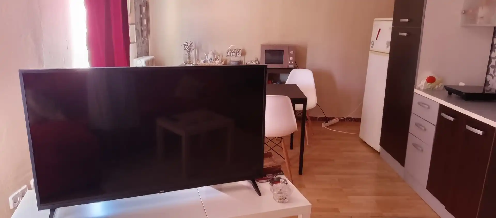 Sala d'estar de Casa o xalet en venda en Santa Cristina de Valmadrigal amb Calefacció i Moblat