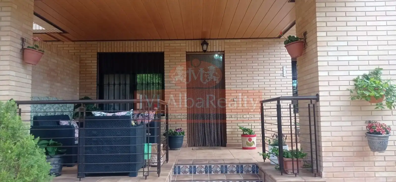 Vista exterior de Casa adosada en venta en Albacete con Aire acondicionado, Calefacción y Jardín privado