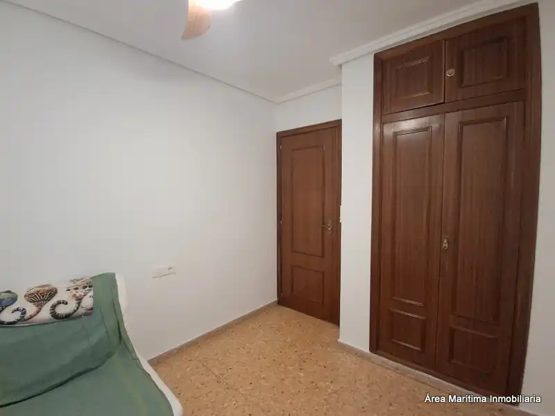 Flat for rent in Valencia  with Air Conditioner, Heating and Furnished