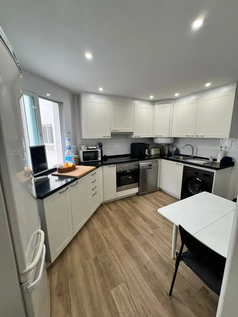 Cuina de Apartament de lloguer en Marbella amb Aire condicionat, Calefacció i Terrassa