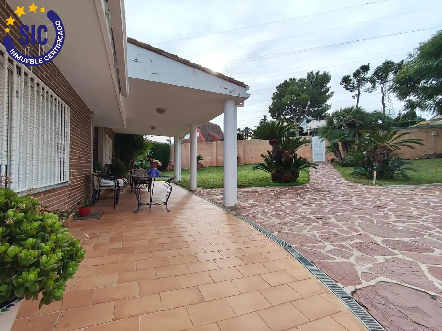 Garden of Houses for sale in Torrent  with Air Conditioner, Heating and Private garden