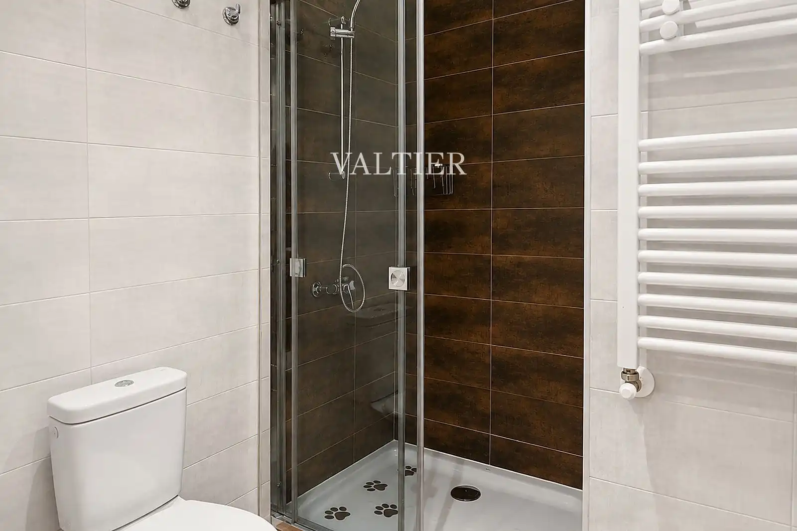 Bathroom of Flat for rent in Madrid  with Air Conditioner