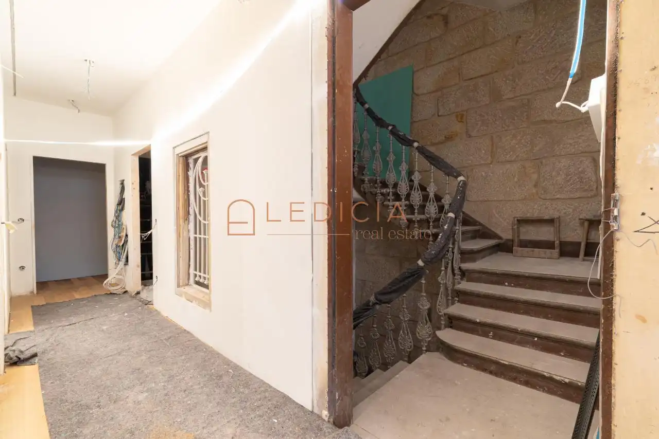 Flat for sale in Vigo   with Heating, Terrace and Furnished