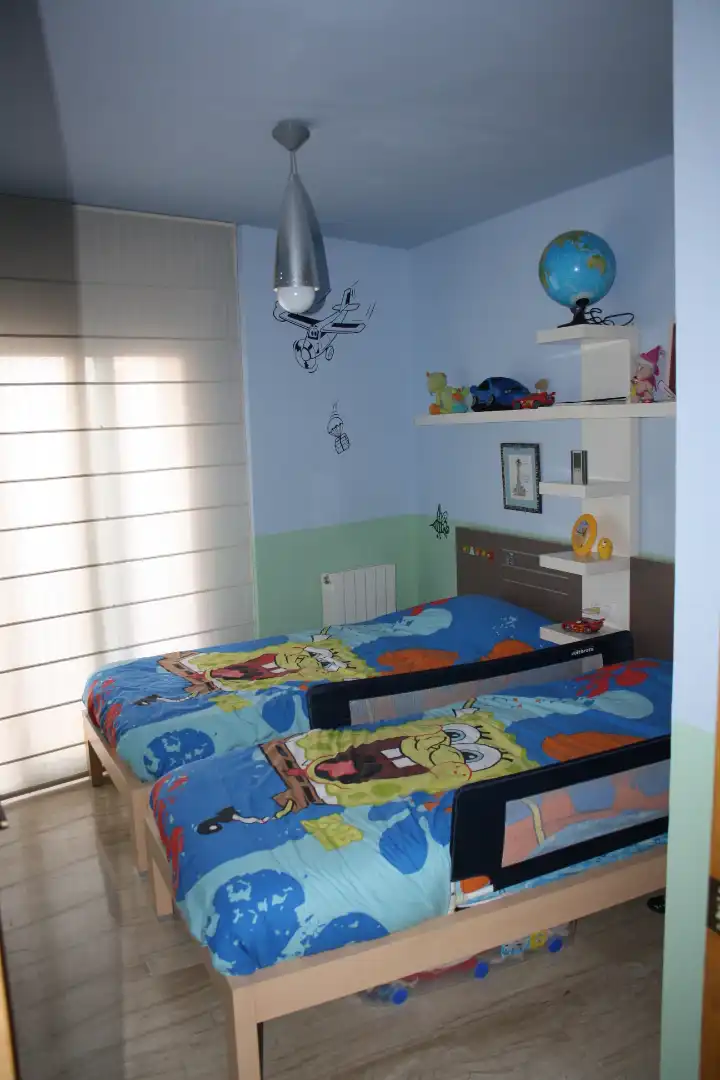 Maisonette zur Miete in Carrer de Milà i Fontanals, Mercat