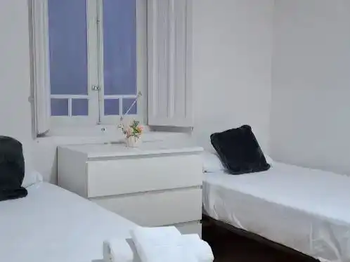 Habitación de Piso de alquiler en Santander con Amueblado y Balcón