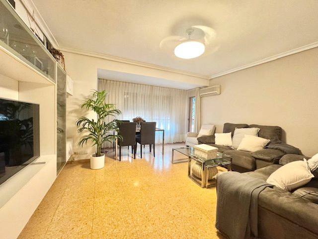 Sala d'estar de Pis en venda en  Valencia Capital amb Aire condicionat, Calefacció i Balcó