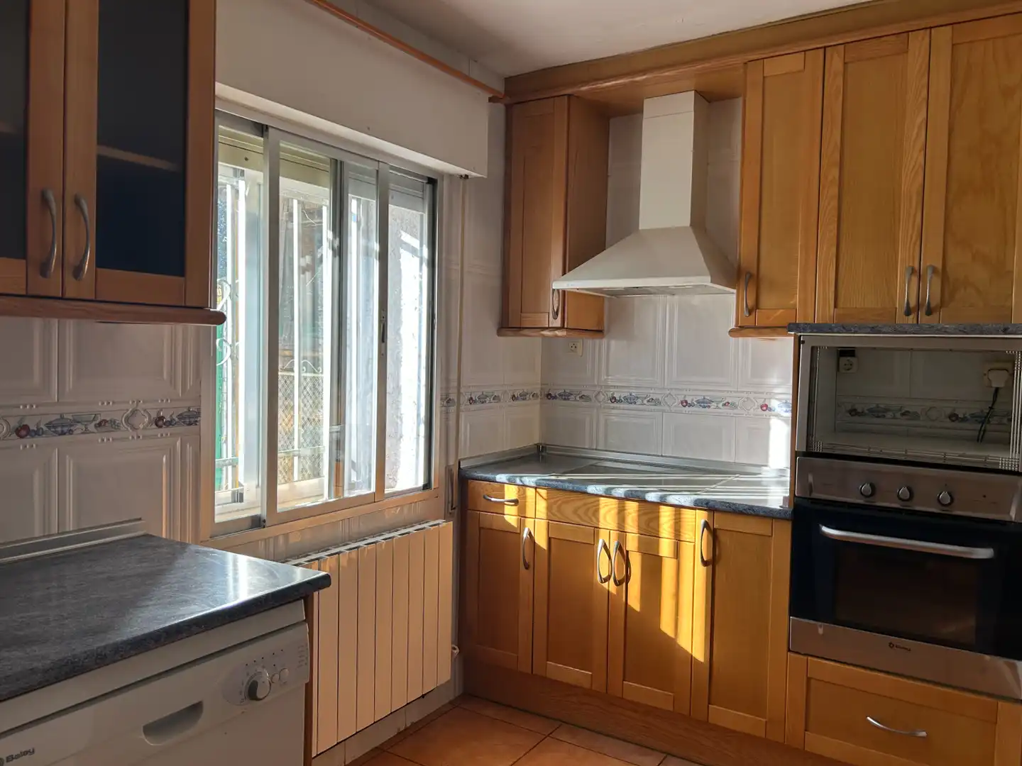Cocina de Finca rústica en venta en Navas del Rey con Calefacción, Jardín privado y Terraza