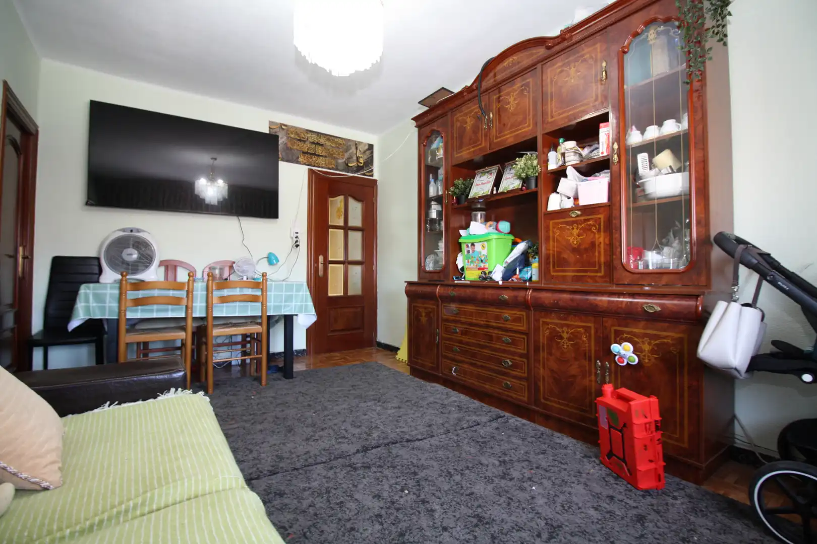 Sala d'estar de Pis en venda en Valladolid amb Moblat, Forn i Rentadora
