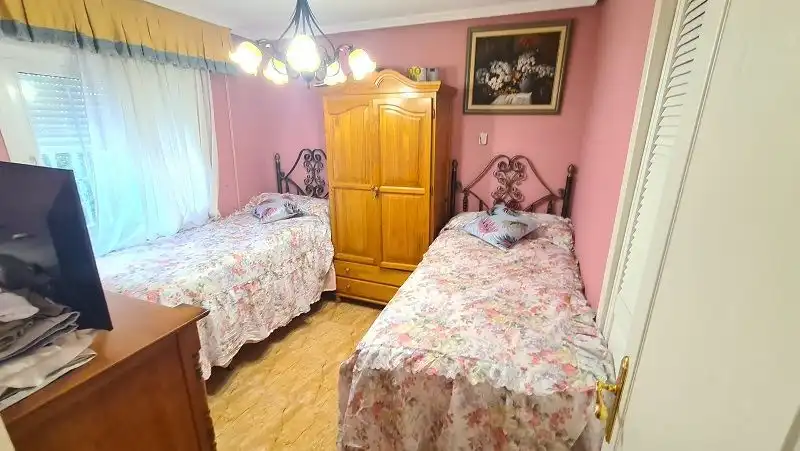 Habitación de Casa o chalet en venta en Torrevieja con Aire acondicionado, Calefacción y Jardín privado