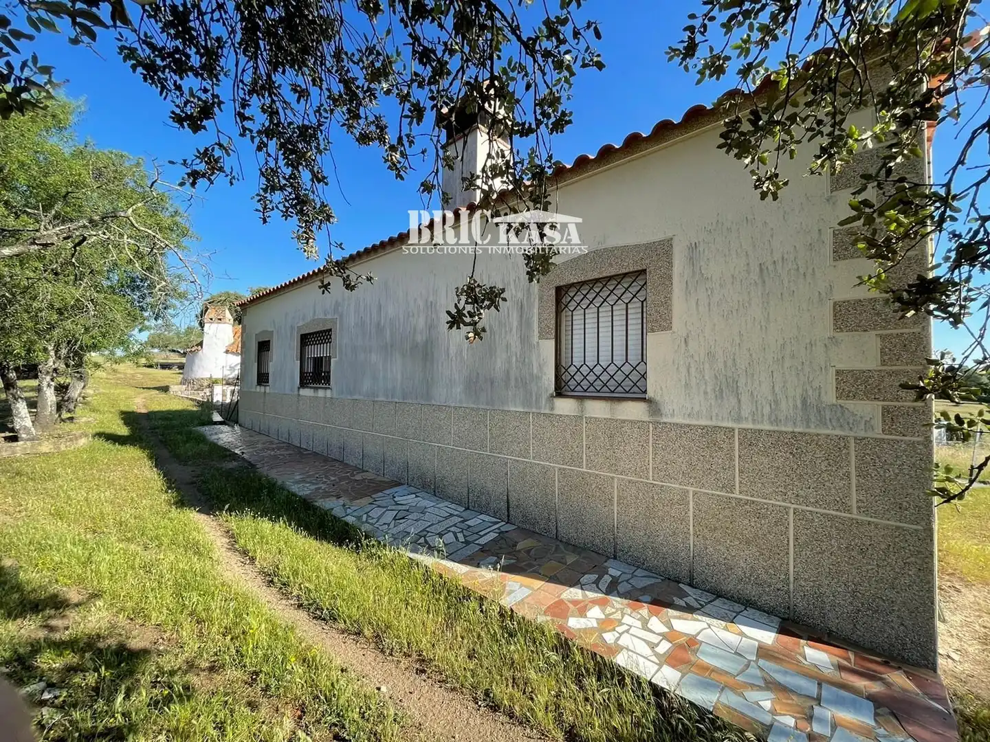 Vista exterior de Casa o chalet en venta en Arroyo de la Luz con Terraza, Trastero y Piscina
