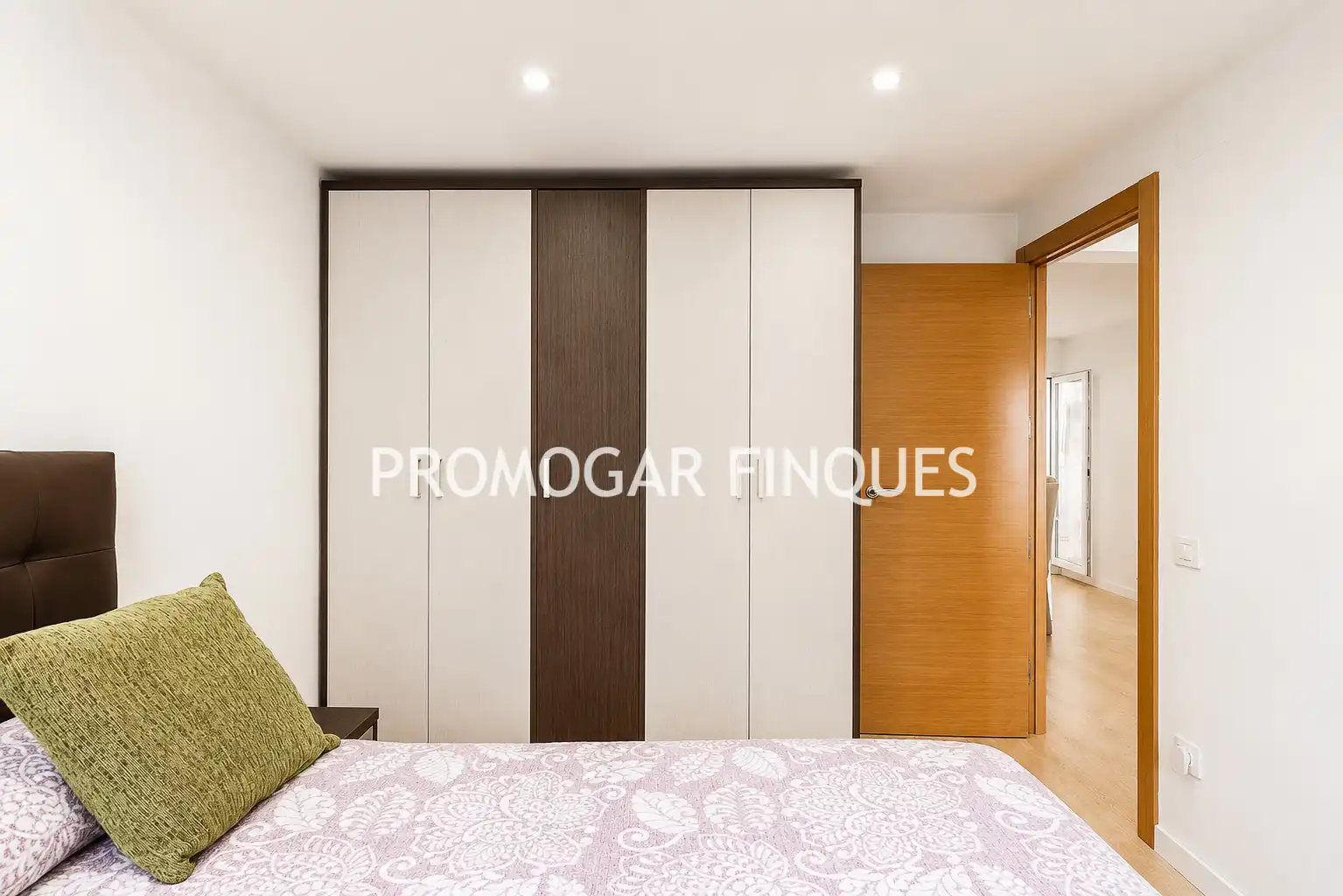 Bedroom of Flat for sale in Ripollet  with Parquet flooring, Terrace and Oven