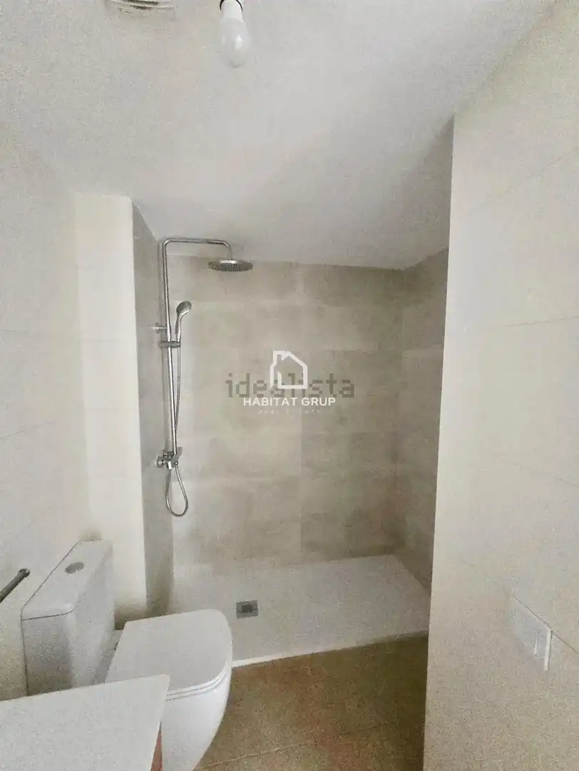 Baño de Piso en venta en L'Arboç con Aire acondicionado, Calefacción y Terraza