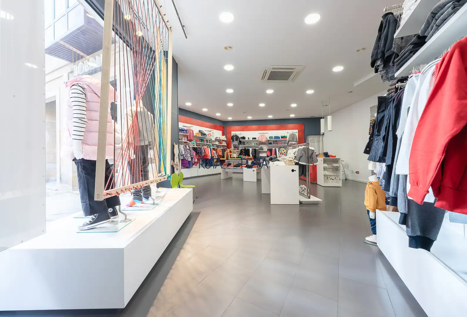 Commercial properties for sale in Zamora Capital   with Air Conditioner and Heating