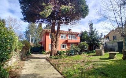 Vista exterior de Casa o xalet en venda en Santiago de Compostela  amb Calefacció, Terrassa i Forn