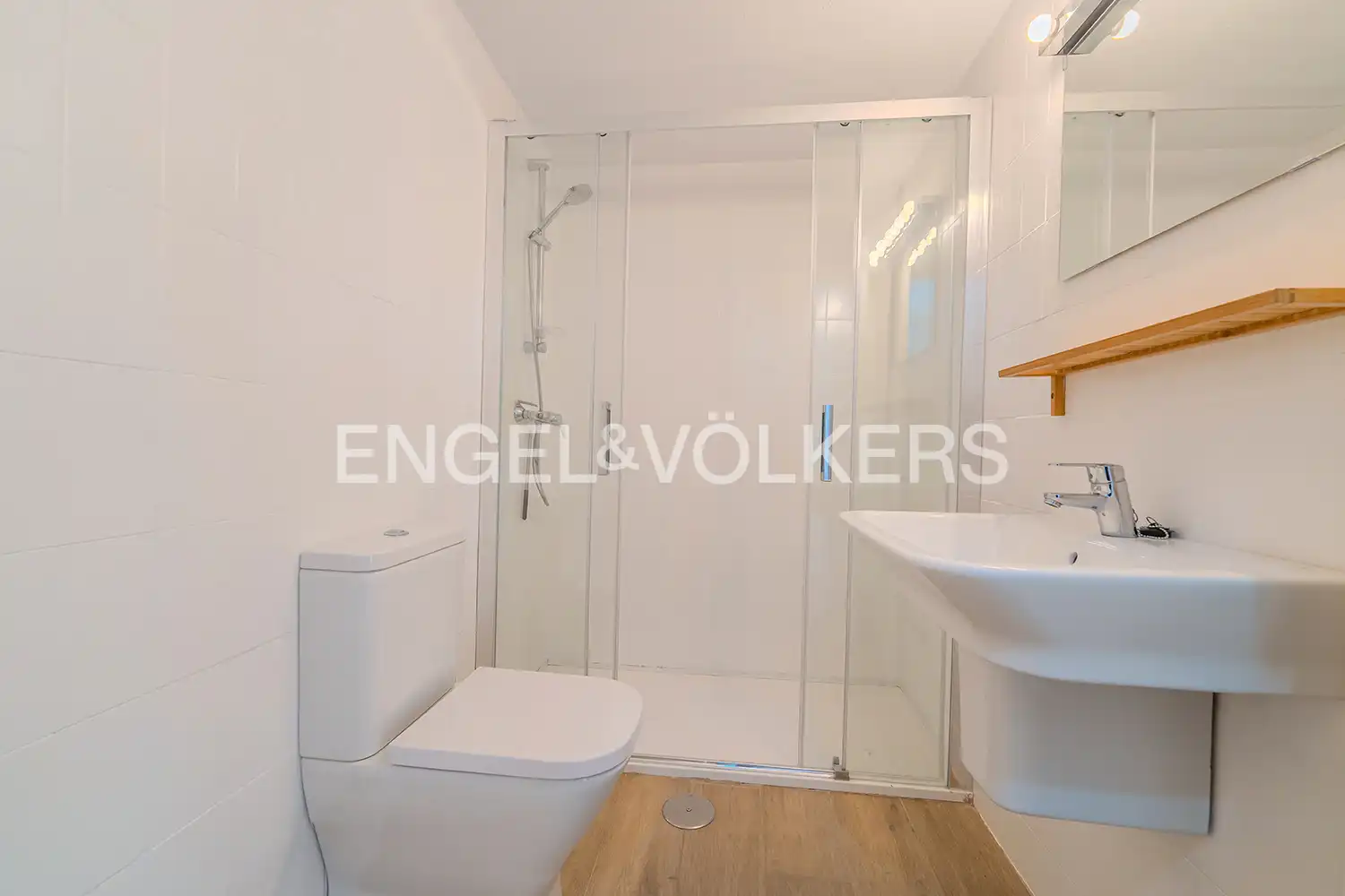 Bathroom of Flat for sale in El Campello  with Air Conditioner, Heating and Terrace