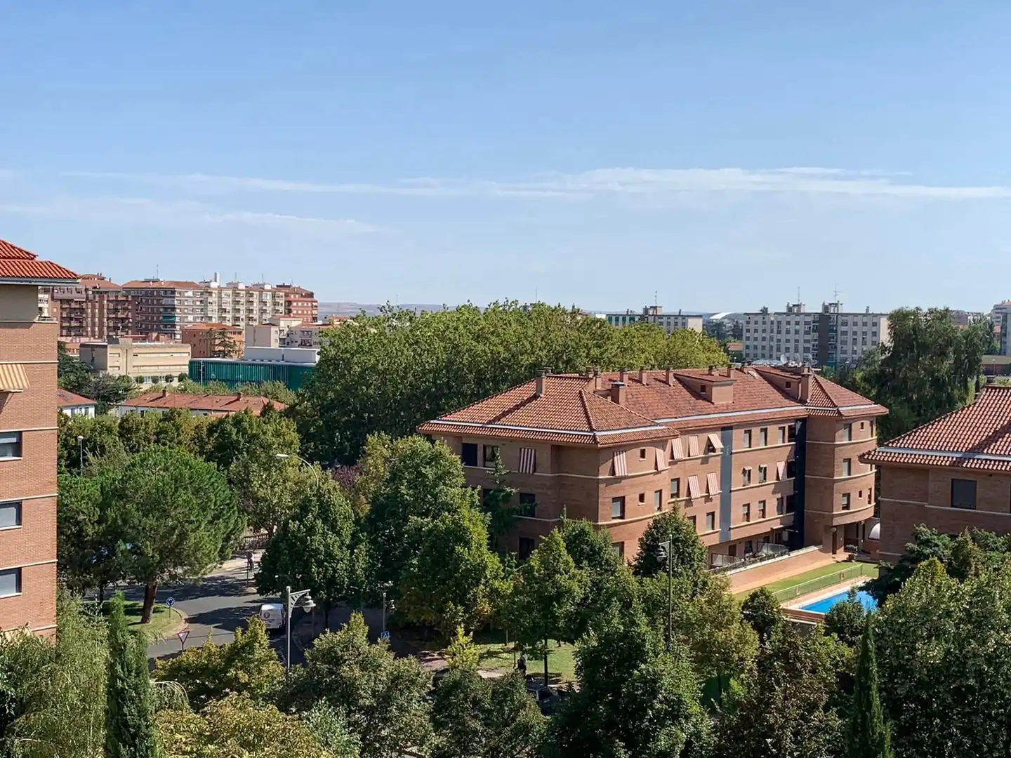 Vista exterior de Apartamento de alquiler en  Logroño con Calefacción, Terraza y Amueblado