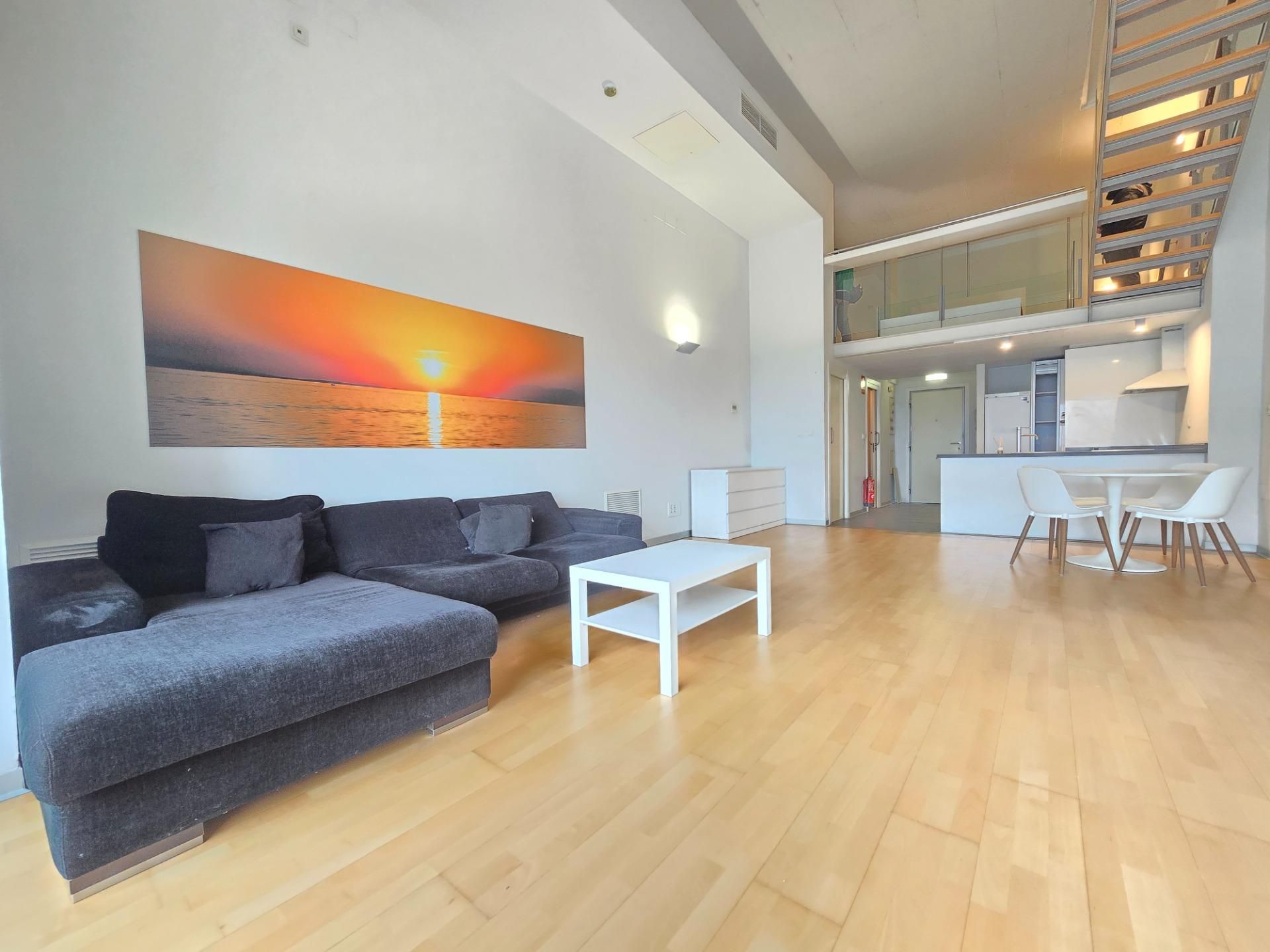 Sala d'estar de Pis de lloguer en  Valencia Capital amb Aire condicionat, Jardí privat i Terrassa