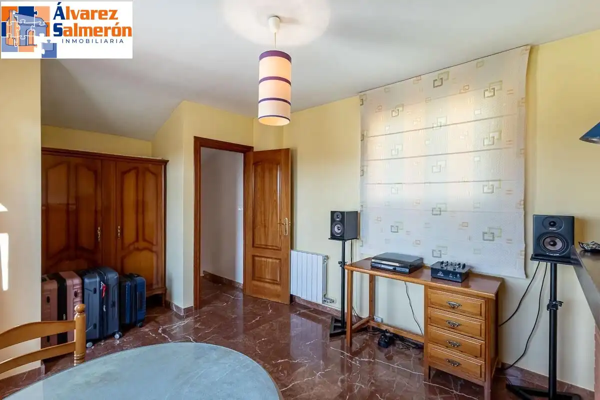 Casa pareada con piscina en venta en Calle CARLOS CANO (HI), imagen 28