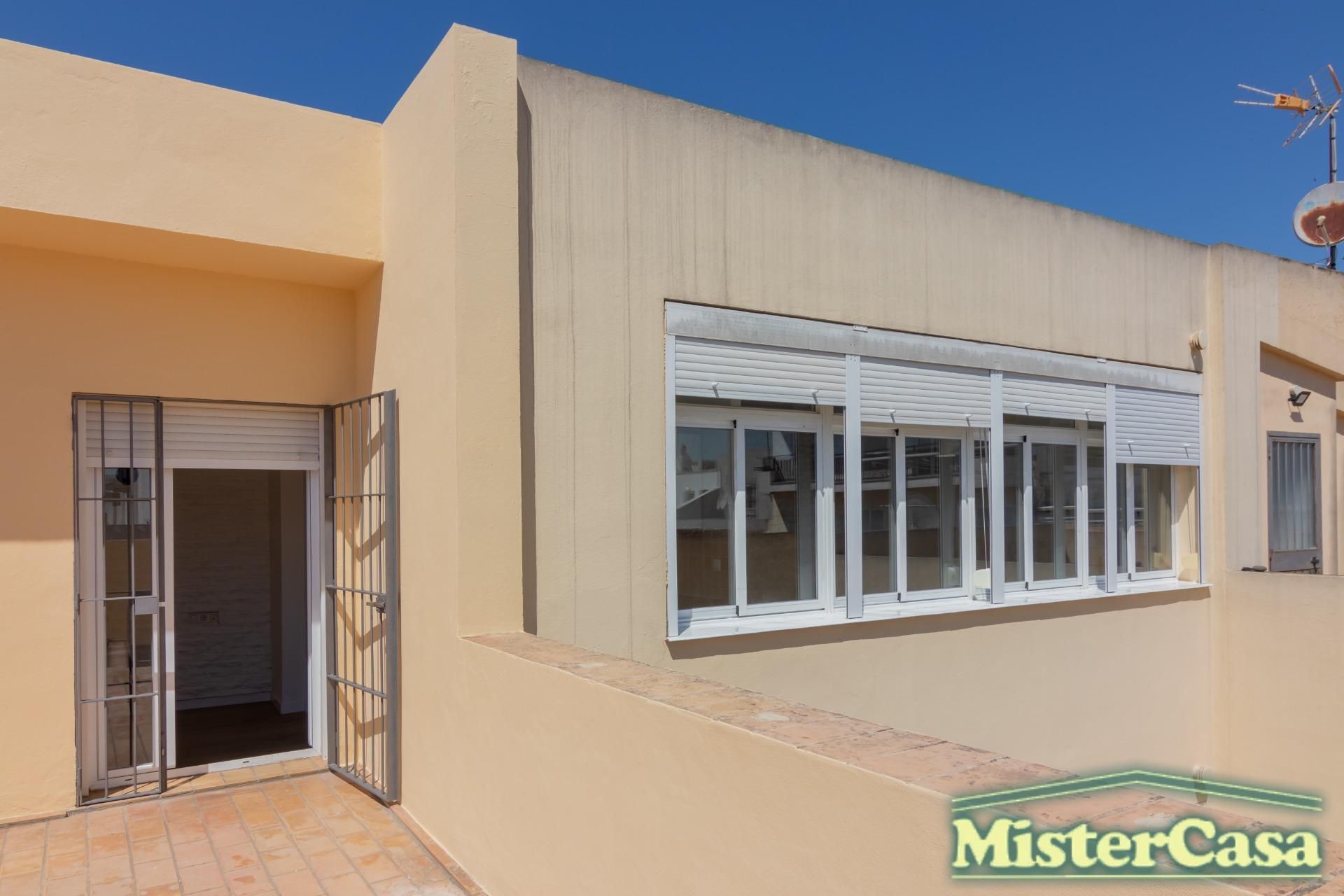 Vista exterior de Àtic en venda en Jerez de la Frontera amb Terrassa