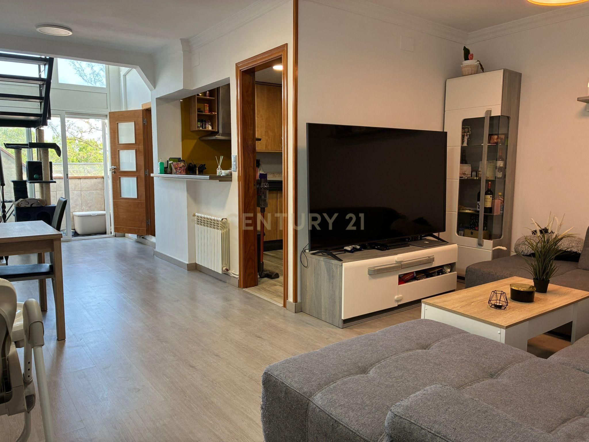Living room of House or chalet for sale in Sabadell  with Air Conditioner, Storage room and Balcony