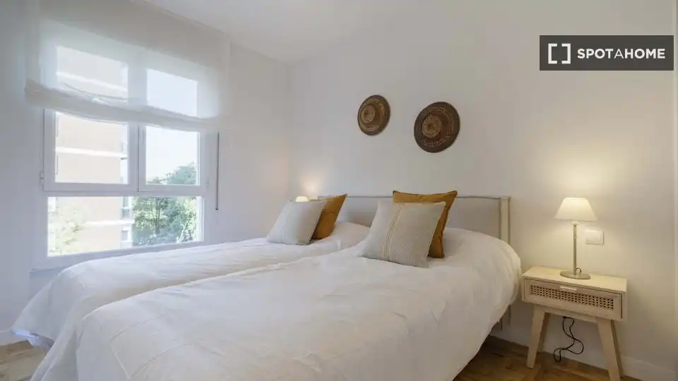 Habitación de Piso de alquiler en Madrid con Aire acondicionado, Calefacción y Amueblado