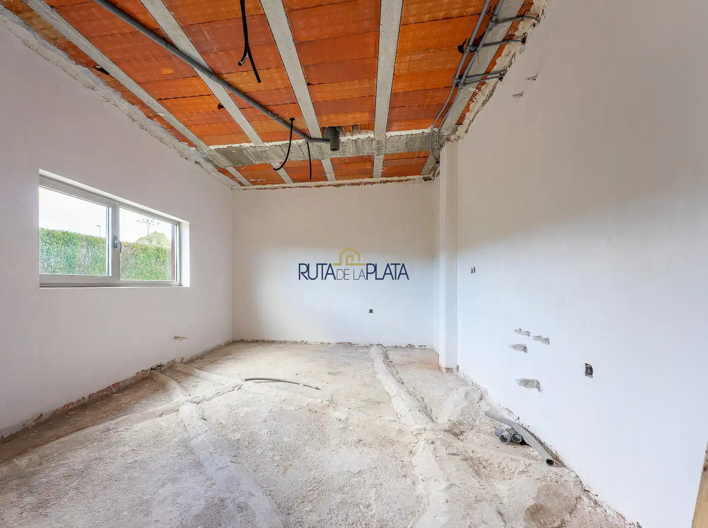 Casa o xalet en venda en Roales amb Calefacció, Jardí privat i Parquet