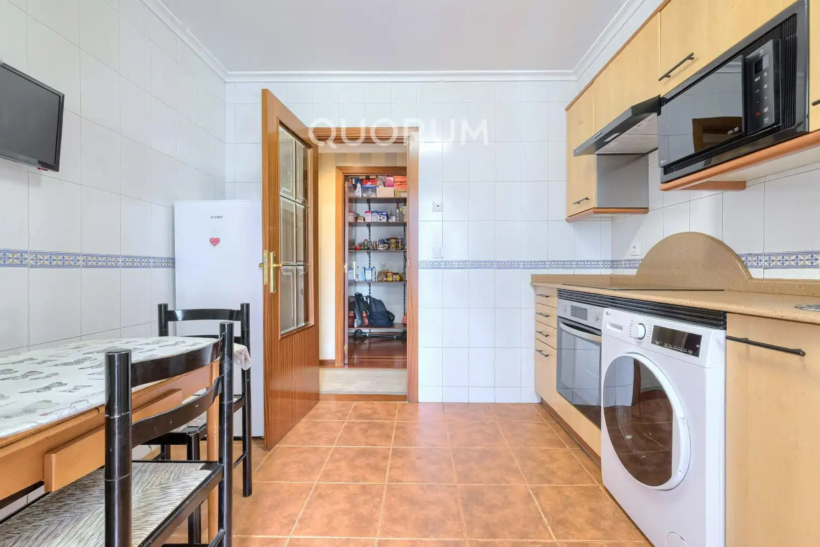 Cocina de Piso en venta en Barakaldo  con Calefacción, Jardín privado y Trastero