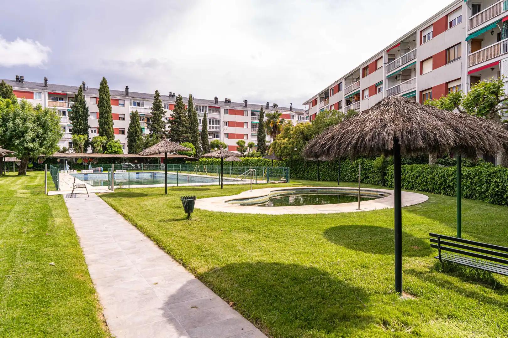 Swimming pool of Flat for sale in Moralzarzal  with Air Conditioner, Heating and Private garden