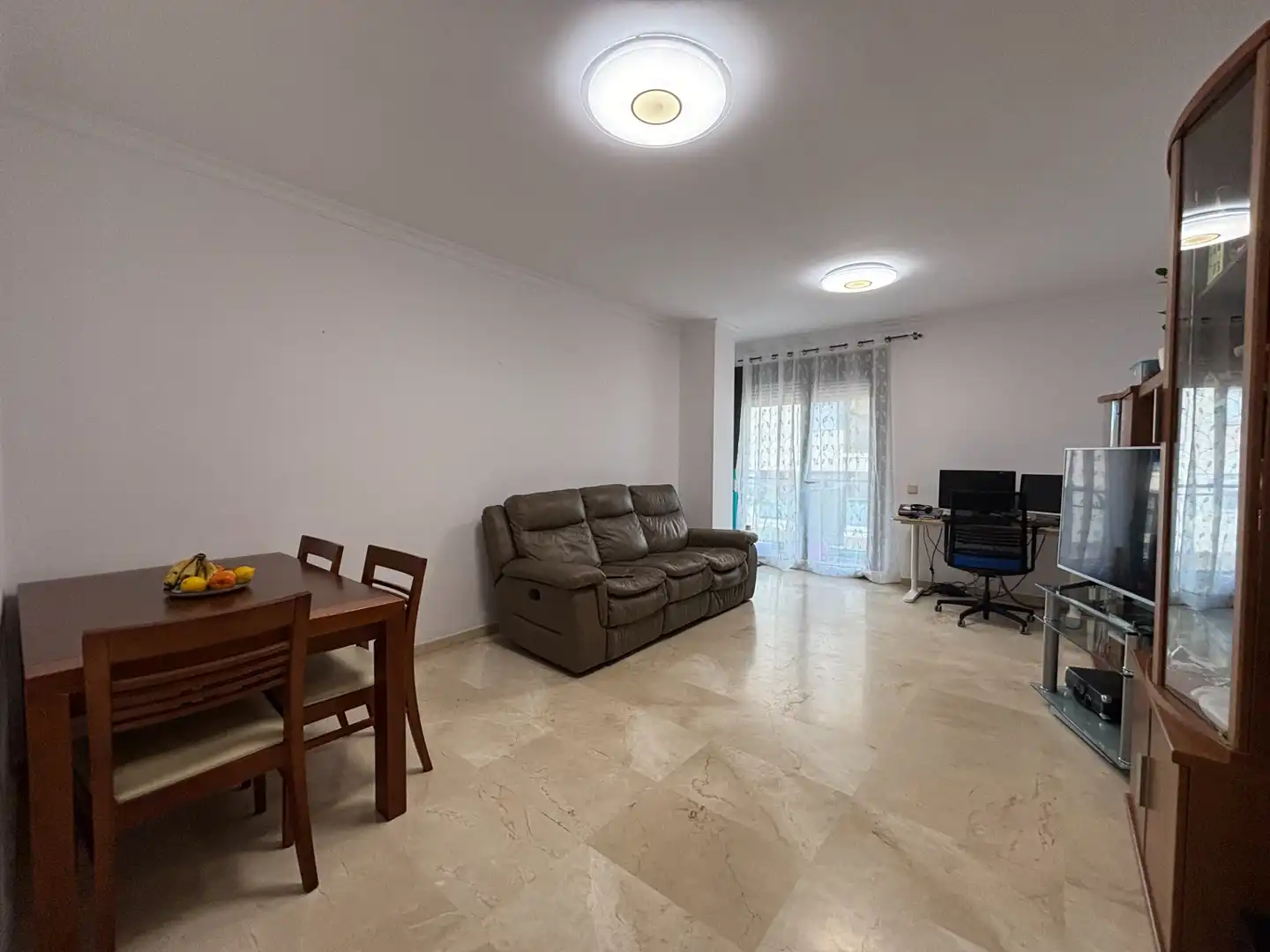 Sala de estar de Piso en venta en Las Palmas de Gran Canaria con Terraza y Piscina comunitaria