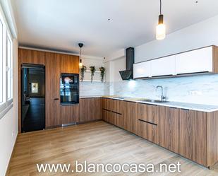 Kitchen of Flat to rent in Carballo  with Heating