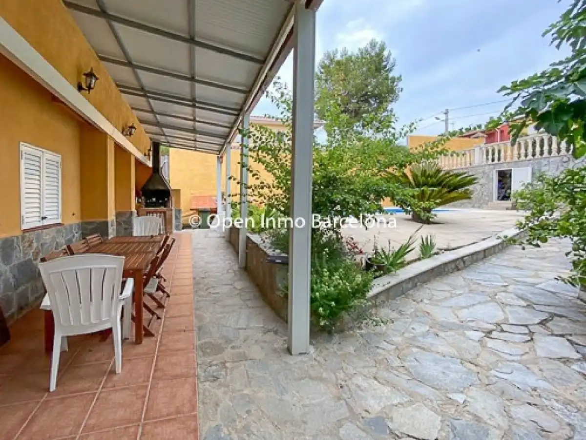 Houses for sale in Avenida MONTSENY, Mas d'En Serra - Els Cards