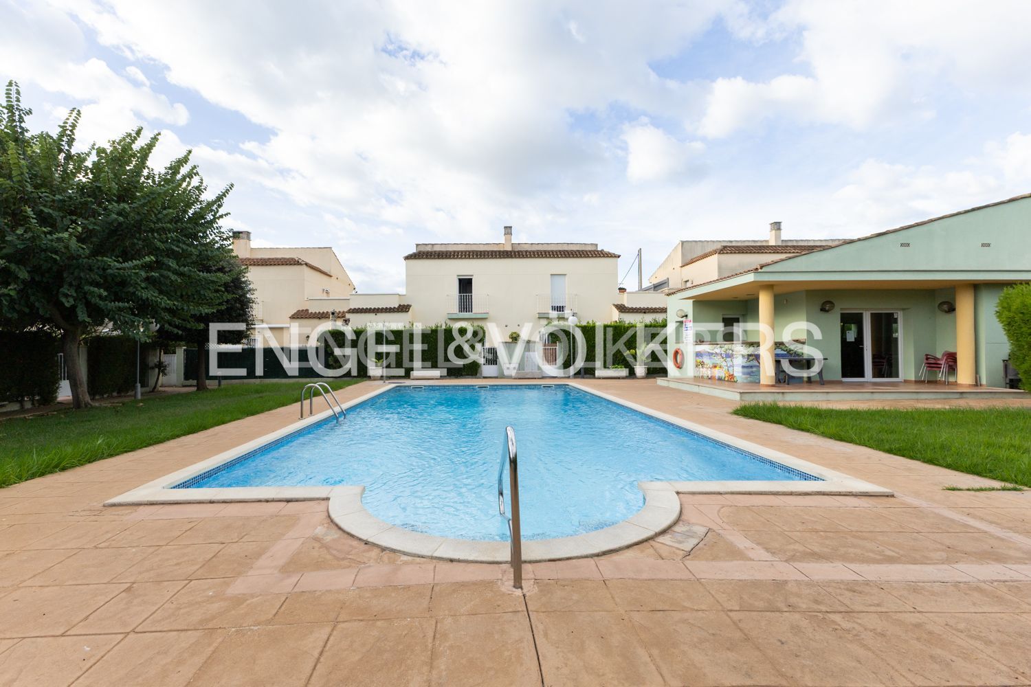 Piscina de Apartament en venda en Vinaròs amb Calefacció, Jardí privat i Terrassa