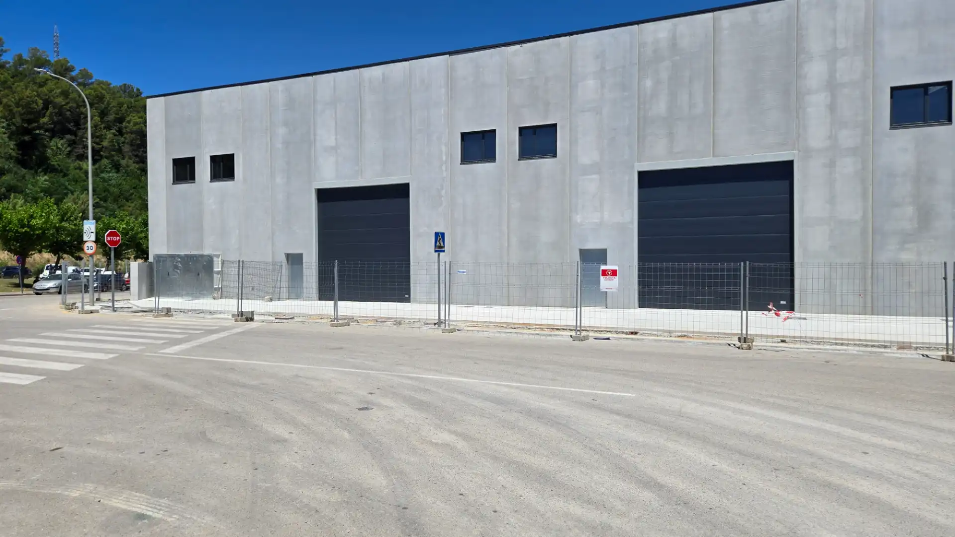Vista exterior de Nave industrial de alquiler en Sarrià de Ter