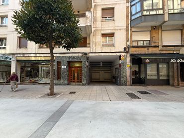 Individual with lift for sale in Calle Campoamor 23