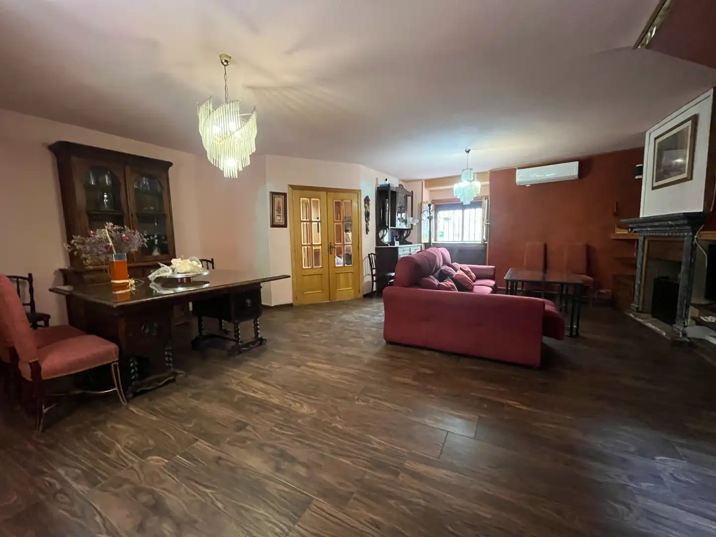 Sala d'estar de Casa adosada en venda en Jaén amb Aire condicionat, Calefacció i Traster