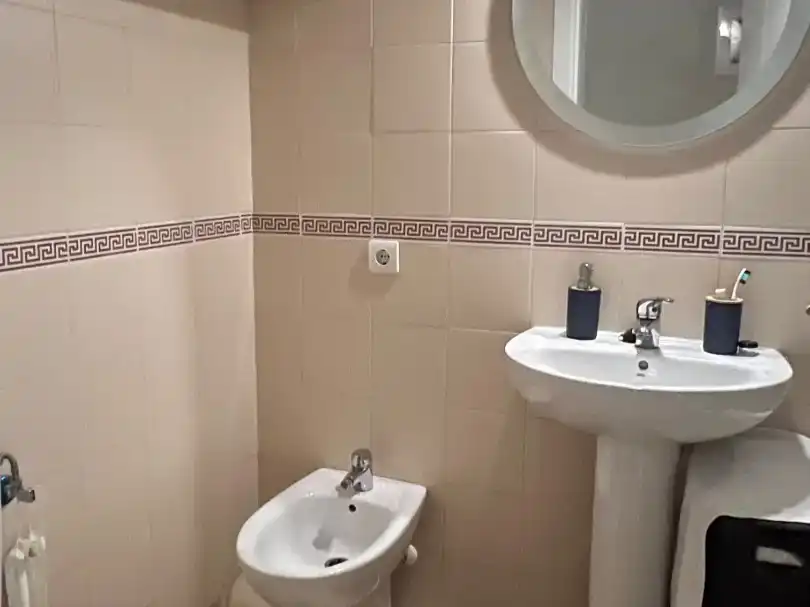 Badezimmer von Wohnung zur Miete in San Juan de Aznalfarache mit Klimaanlage und Schwimmbad