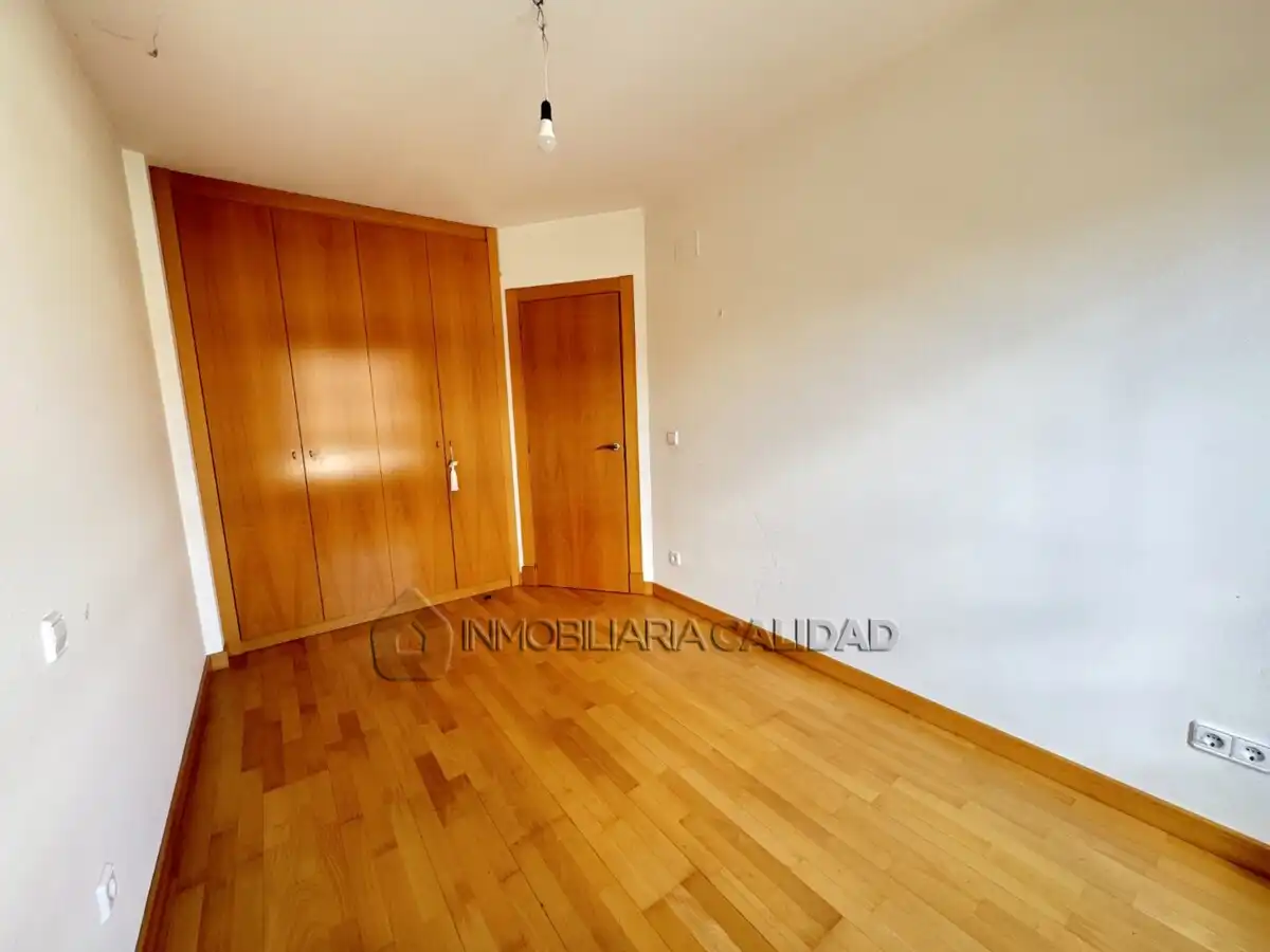 Dormitori de Casa o xalet en venda en Burgos amb Calefacció, Terrassa i Traster