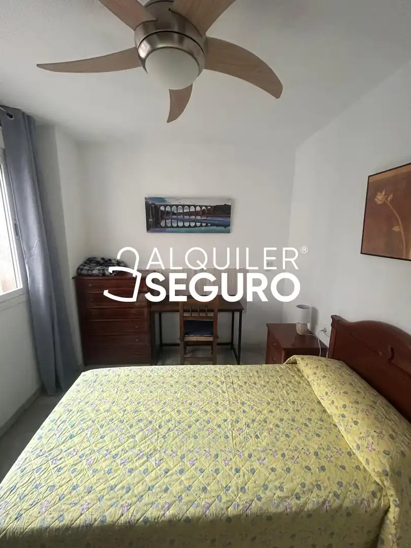 Bedroom of Flat for rent in Granada  with Air Conditioner and Furnished