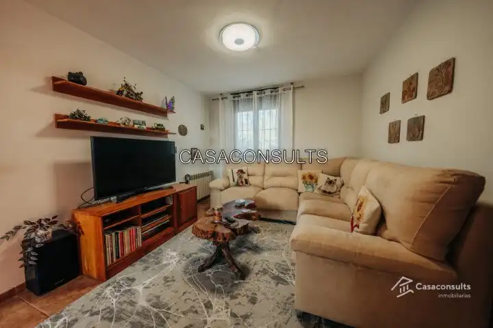 Sala d'estar de Casa o xalet en venda en Sierra Engarcerán amb Aire condicionat, Calefacció i Jardí privat