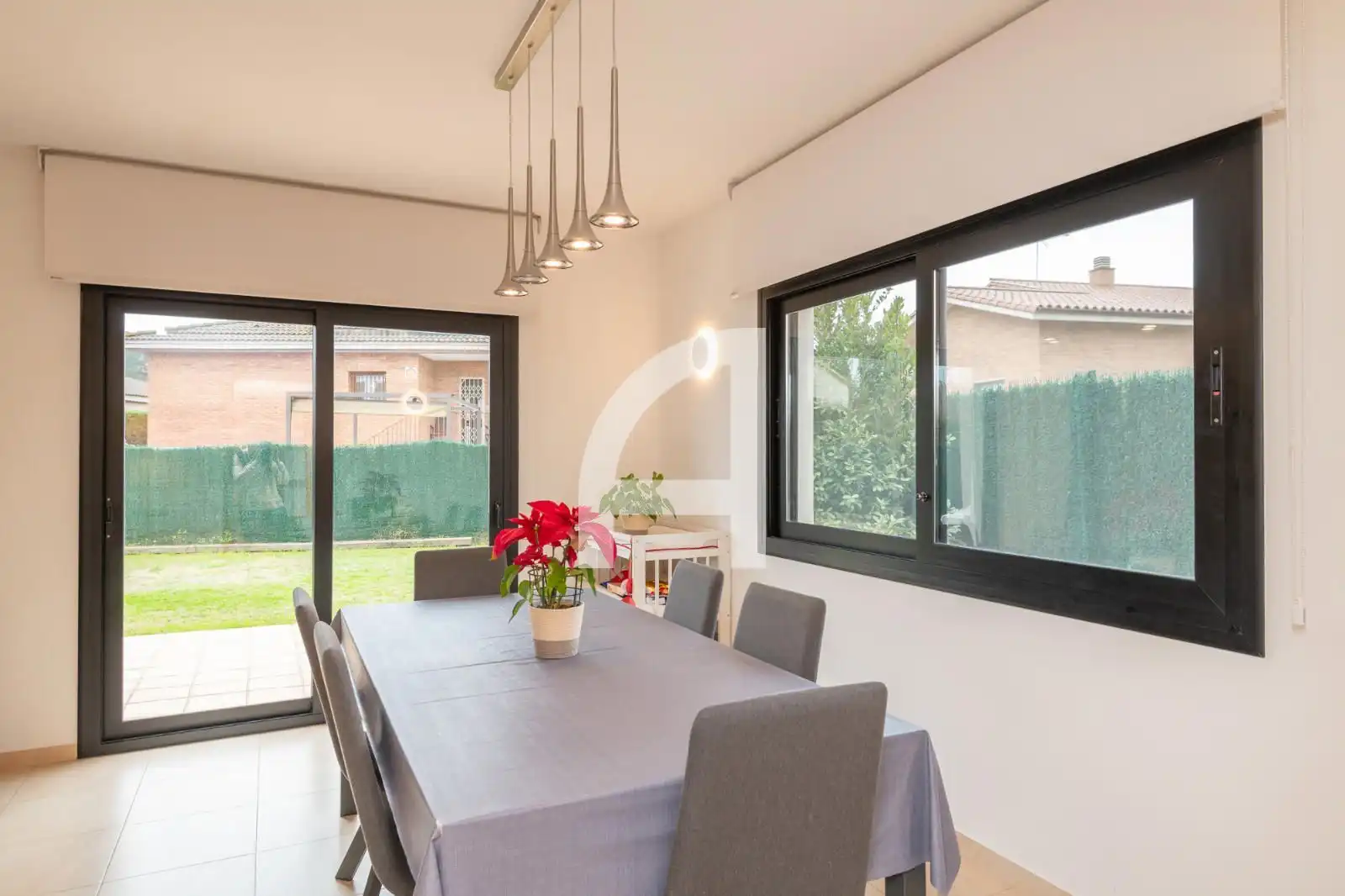 Comedor de Casa o chalet en venta en Sant Julià de Ramis con Aire acondicionado, Calefacción y Jardín privado