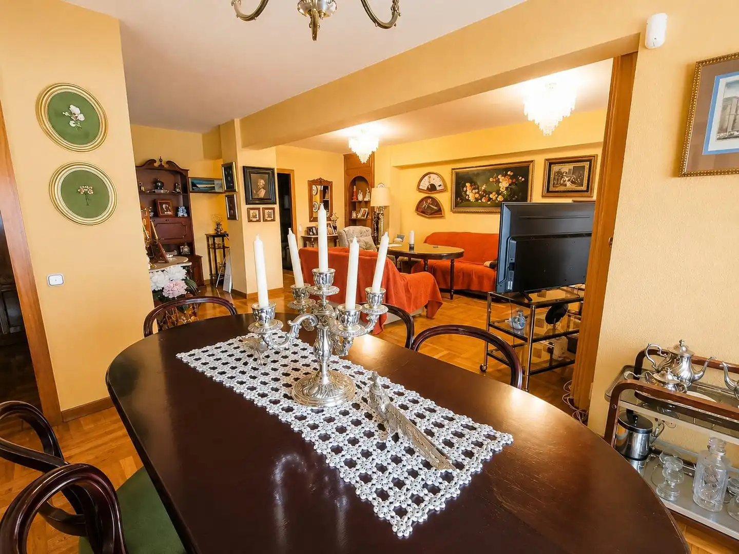 Comedor de Piso en venta en Granada con Jardín privado, Parquet y Piscina comunitaria