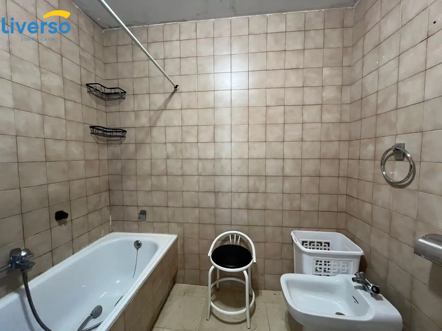 Habitació a Avenida CANTABRIA, Reyes Católicos