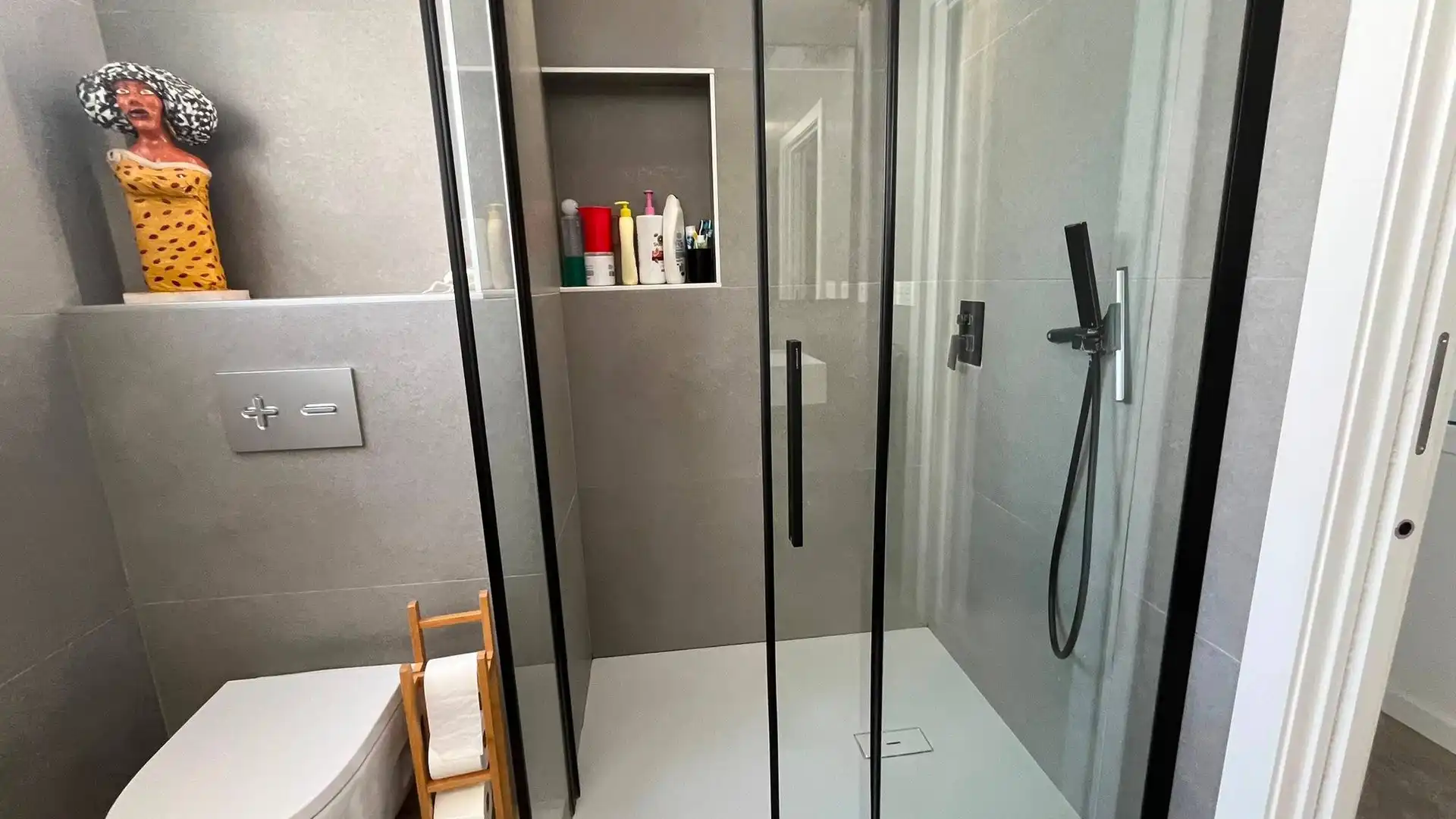 Baño de Ático en venta en Elche / Elx con Aire acondicionado, Trastero y Balcón