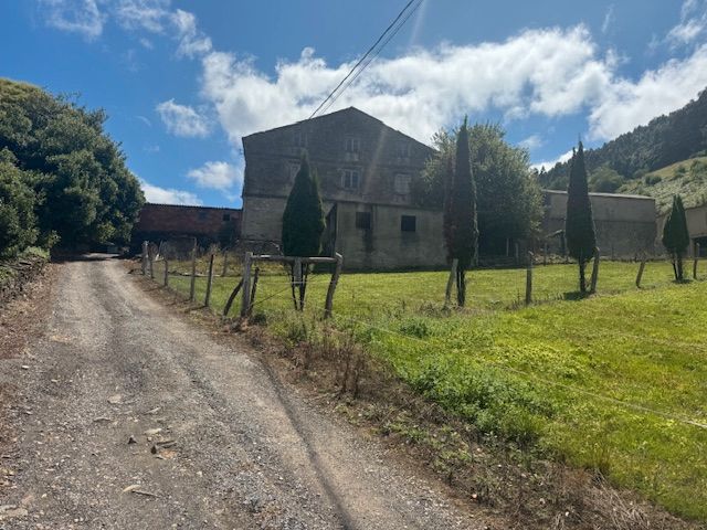 Außenansicht von Country house zum Verkauf in Vegadeo