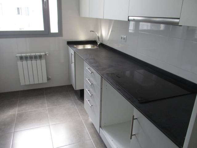 Piso en Venta en Calle de Felipe Castro en Pradolongo
