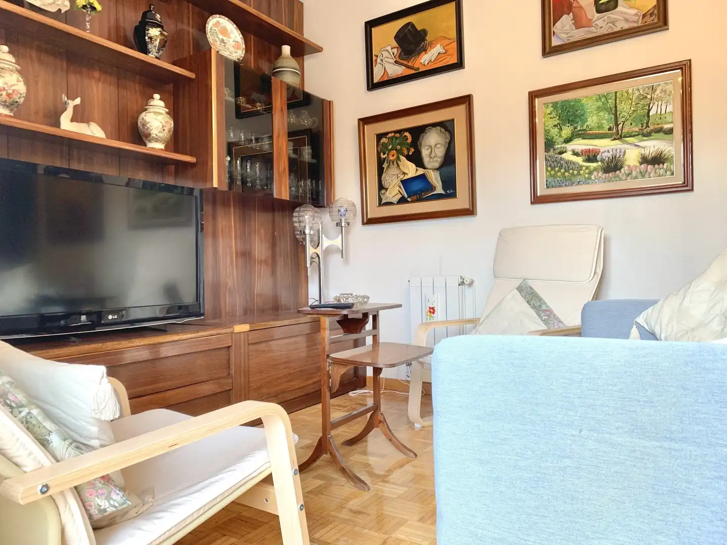 Living room of Flat for rent in Madrid  with Heating, Parquet flooring and Terrace