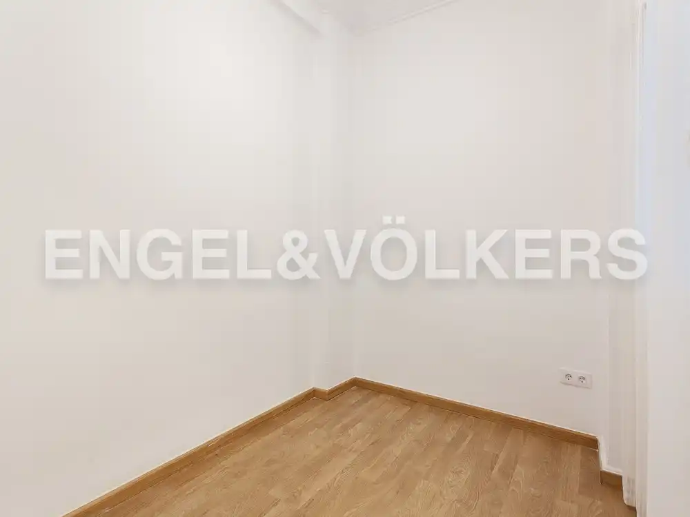 Flat for rent in Valencia  with Heating, Parquet flooring and Terrace