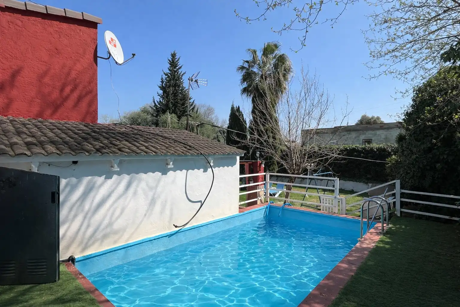 Schwimmbecken von Country house zum Verkauf in El Burgo de Ebro mit Klimaanlage, Heizung und Privatgarten