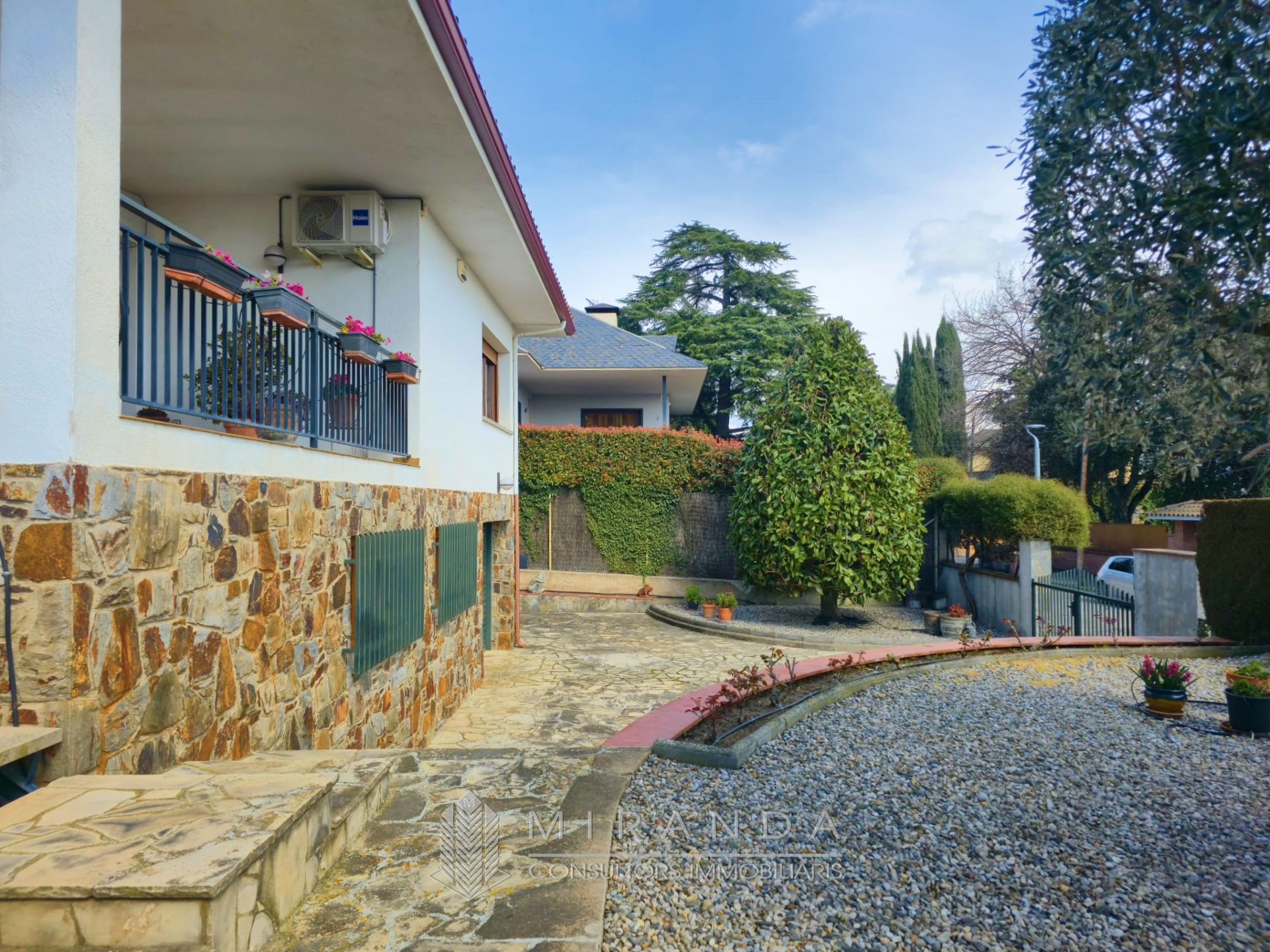 Vista exterior de Casa o chalet en venta en Canovelles con Aire acondicionado, Calefacción y Jardín privado